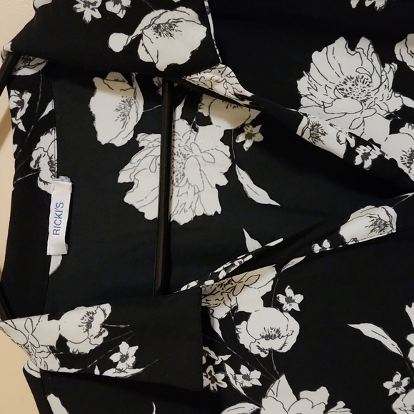 🏷 [30% 2+] Flower Print Blouse - Picture 2 of 4